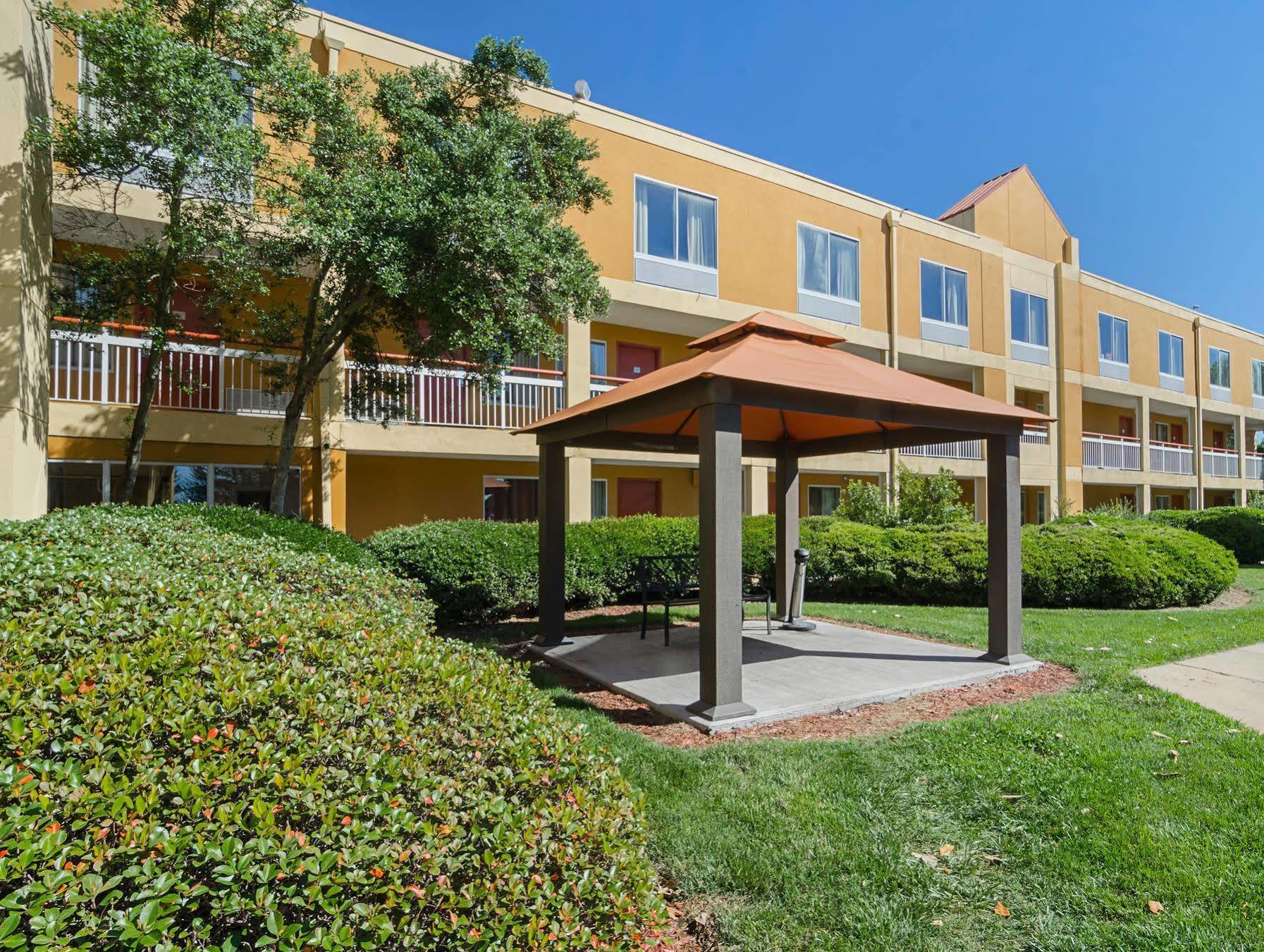 Surestay Plus Hotel By Best Western Durham Medical Center Ngoại thất bức ảnh